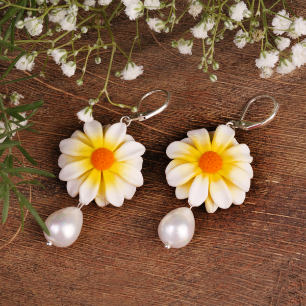 Daisy White Flower Earrings