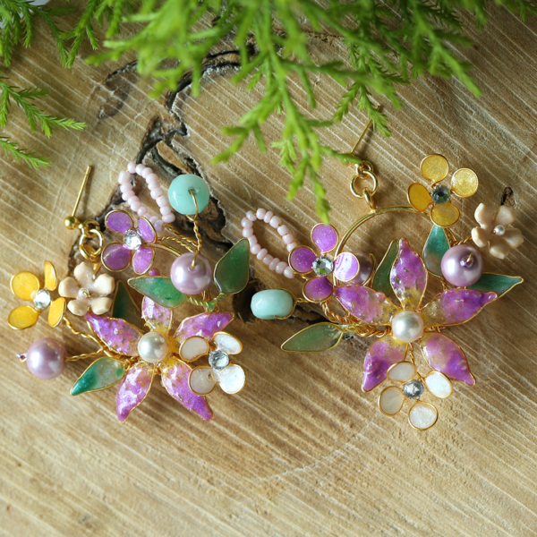 The Vintage Clay Flower Earrings Purple Posy
