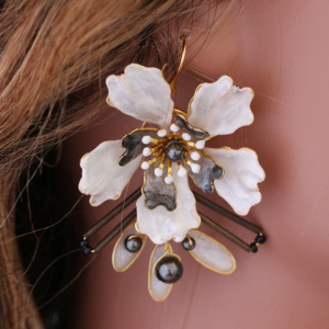 Iyla White Vintage Flower Earrings